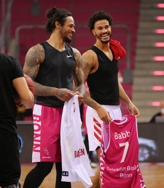 对煽动仇恨 对煽动仇恨